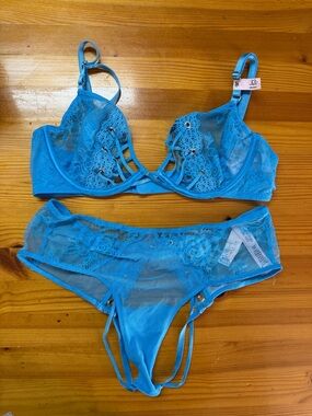 Blue Lace Underwire Bra & Panty Set